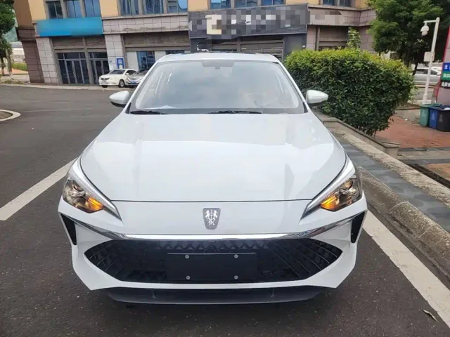 Roewe i5 — Фото автомобиля 2