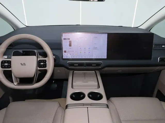 Li Auto MEGA — Фото автомобиля 13