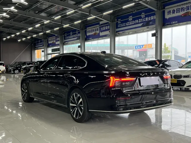 Volvo S90 — Фото автомобиля 16
