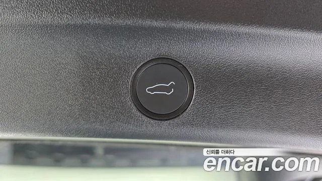 Tesla Model Y — Фото автомобиля 28