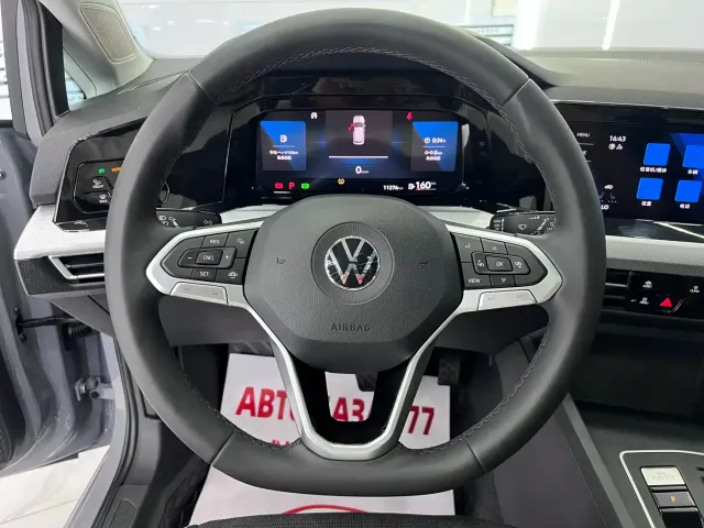 Volkswagen Golf — Фото автомобиля 11