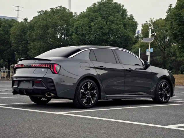 Lynk & Co 03 — Фото автомобиля 7