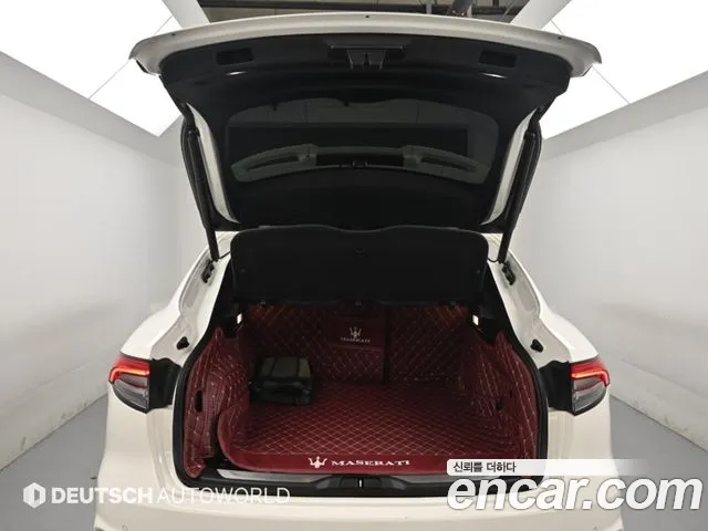 Maserati Levante — Фото автомобиля 19