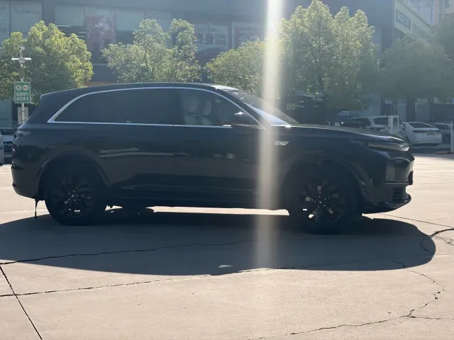 Li Auto L7 — Фото автомобиля 7