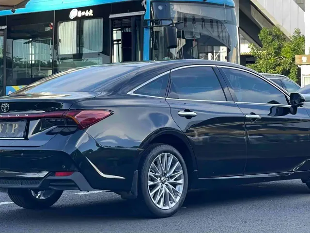 Toyota Avalon — Фото автомобиля 9