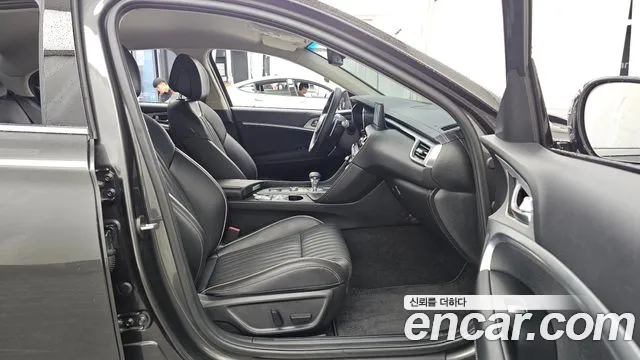 Genesis G70 Новый G70 Бензин 2.5T 4WD — Фото автомобиля 11