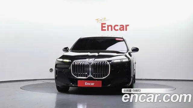 BMW 7-Series — Фото автомобиля 2