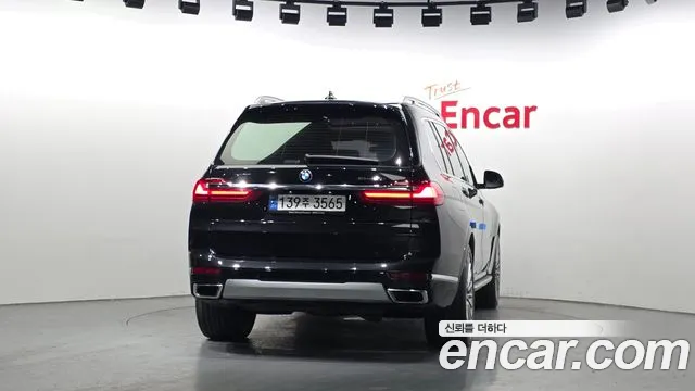 BMW X7 — Фото автомобиля 4