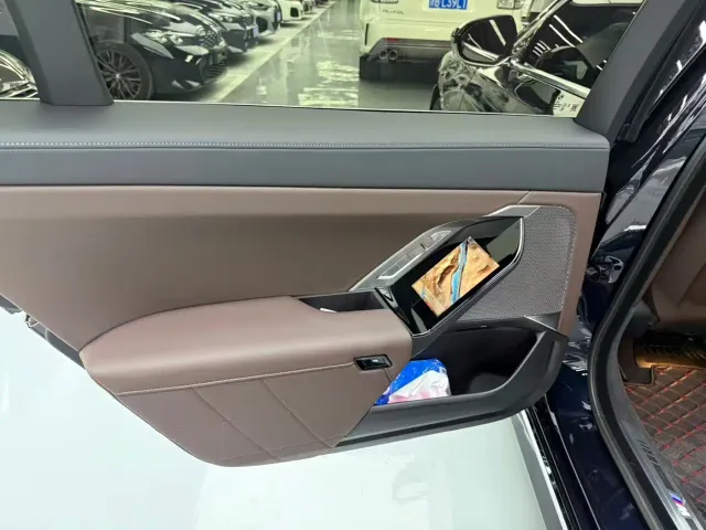 BMW 7 Series — Фото автомобиля 11