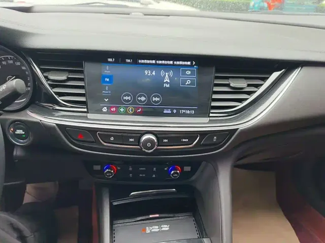 Buick Regal — Фото автомобиля 12