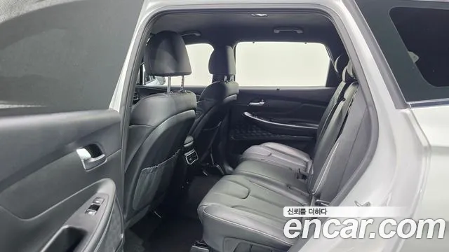 Hyundai Santa Fe — Фото автомобиля 17