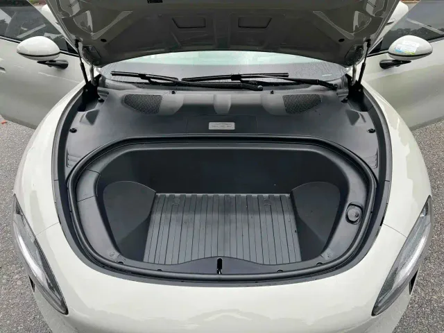 Xiaomi SU7 — Фото автомобиля 16