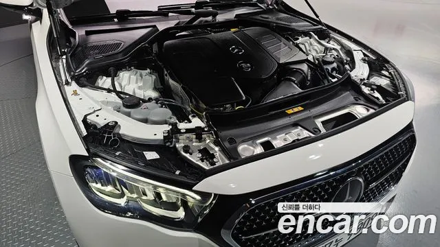 Mercedes-Benz E-Class — Фото автомобиля 6
