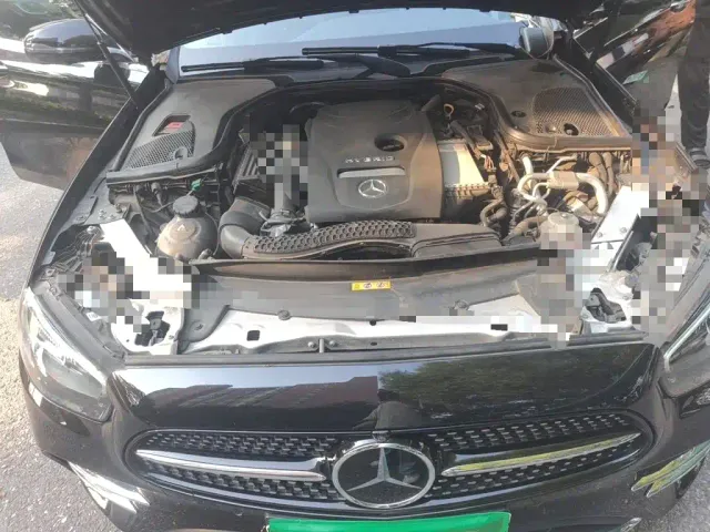 Mercedes-Benz E-Class — Фото автомобиля 21