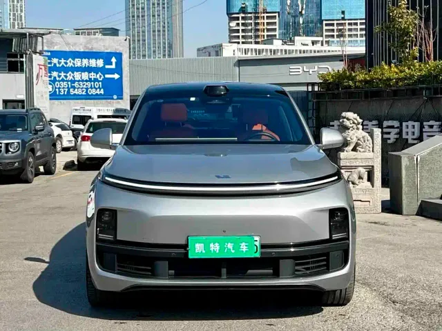 Li Auto L9 — Фото автомобиля 2
