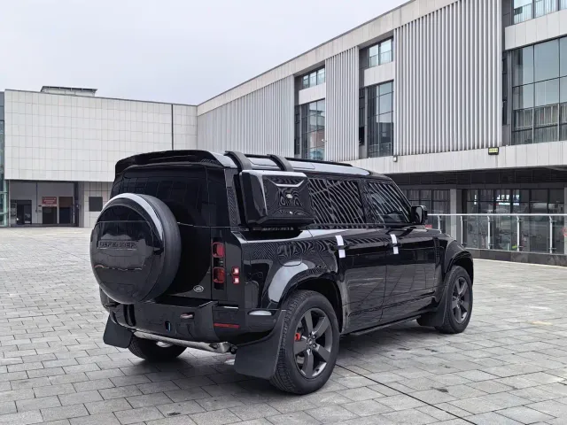 Land Rover Defender — Фото автомобиля 5
