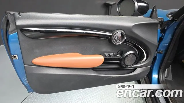 Mini Cooper Convertible — Фото автомобиля 24