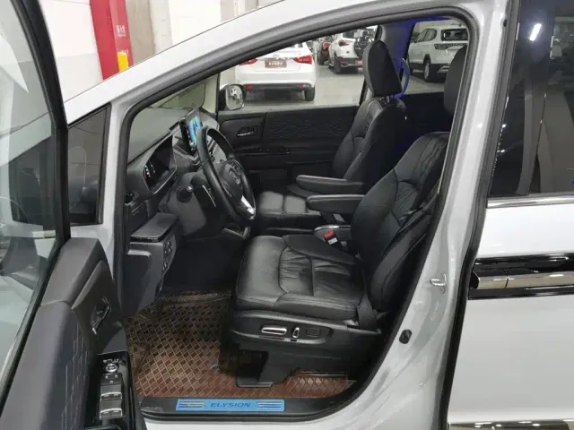 Honda Elysion — Фото автомобиля 10