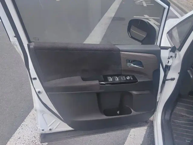 Honda Odyssey — Фото автомобиля 7