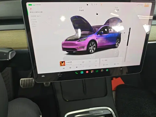 Tesla Model Y — Фото автомобиля 12