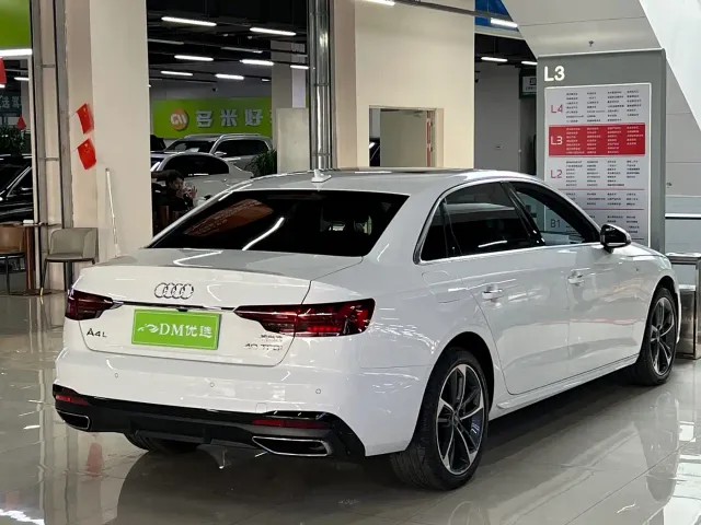 Audi A4L — Фото автомобиля 9