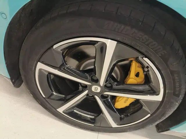 Xiaomi SU7 — Фото автомобиля 7