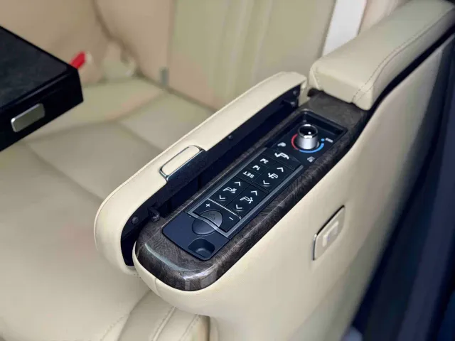 Toyota Alphard — Фото автомобиля 8