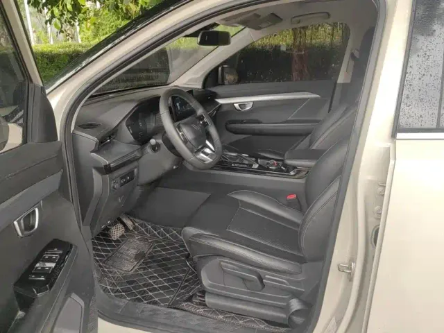 Wuling Asta — Фото автомобиля 9