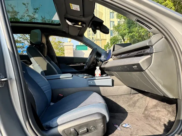 BMW 5 Series — Фото автомобиля 9