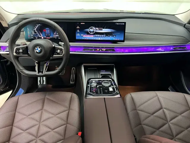BMW 7 Series — Фото автомобиля 12