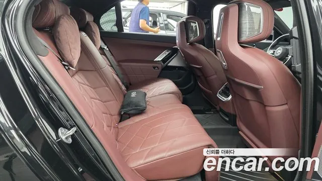 BMW 7 Series G70 — Фото автомобиля 17