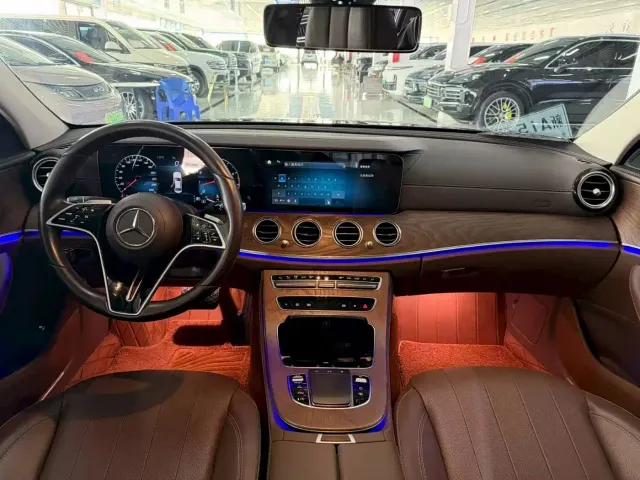 Mercedes-Benz E-Class — Фото автомобиля 5