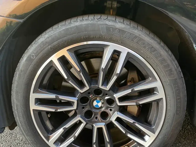 BMW 5 Series — Фото автомобиля 14