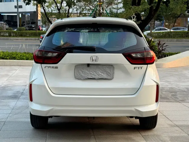 Honda Fit — Фото автомобиля 15