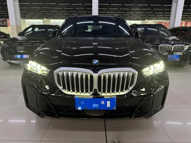 Фотография автомобиля — BMW X5