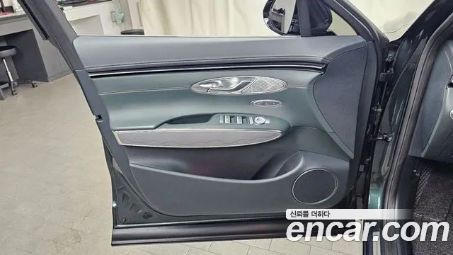 Genesis GV70 2.5T Бензин AWD — Фото автомобиля 6