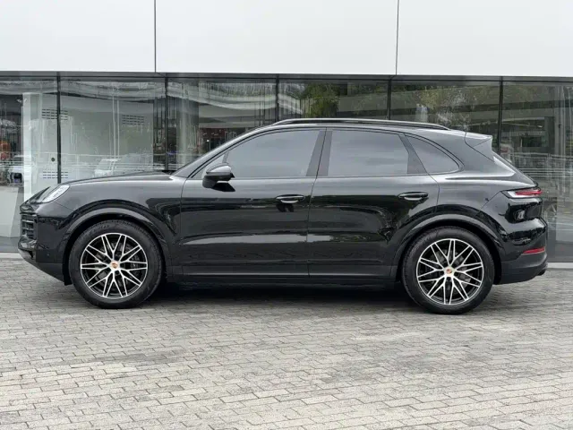 Porsche Cayenne — Фото автомобиля 12