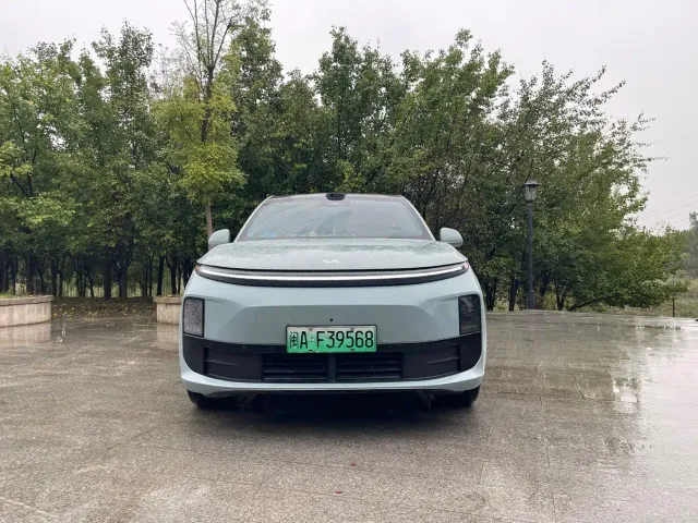Li Auto L6 — Фото автомобиля 2