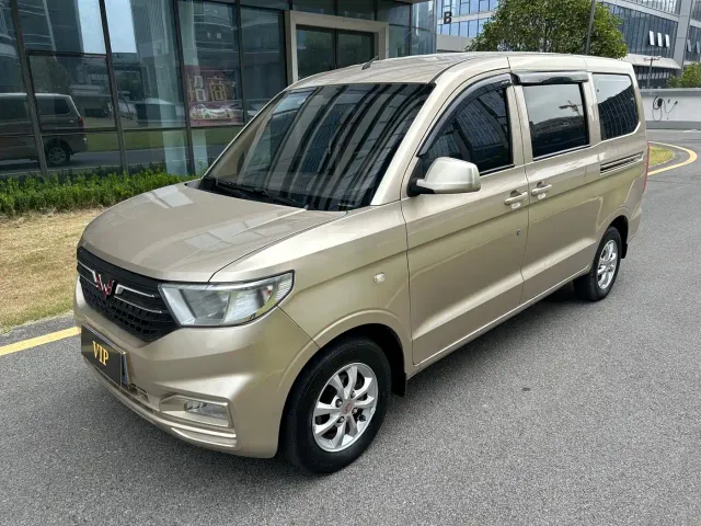 Фотография автомобиля — Wuling Hongguang V