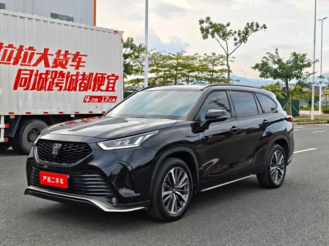 Фотография автомобиля — Toyota Crown Kluger