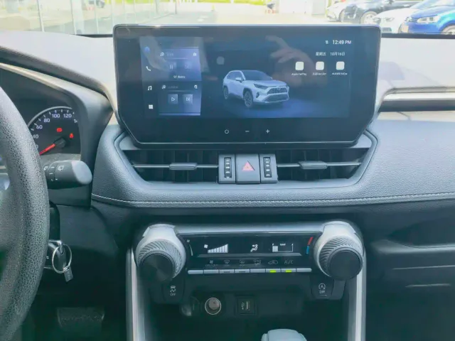 Toyota RAV4 — Фото автомобиля 16