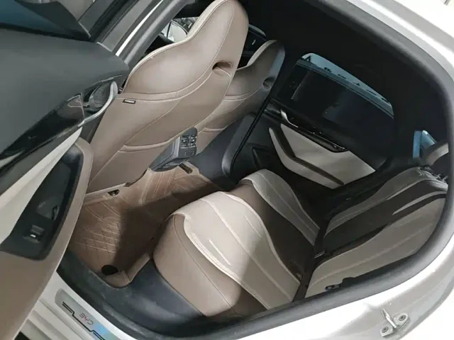 BYD Qin PLUS — Фото автомобиля 16