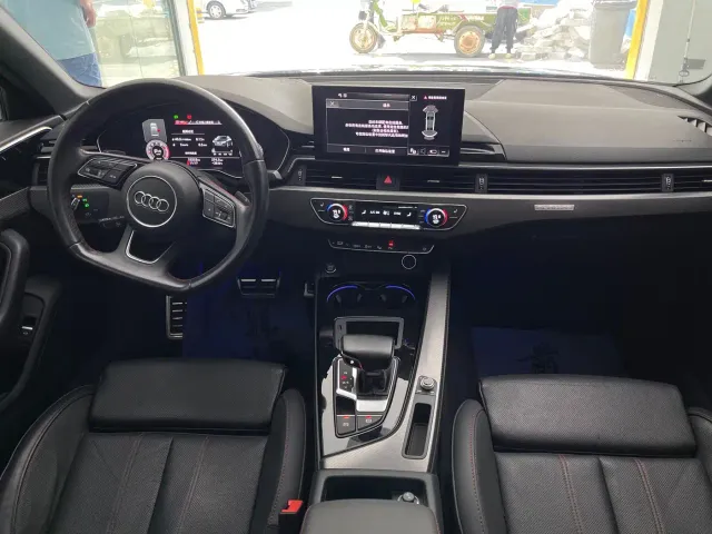 Audi A4L — Фото автомобиля 25