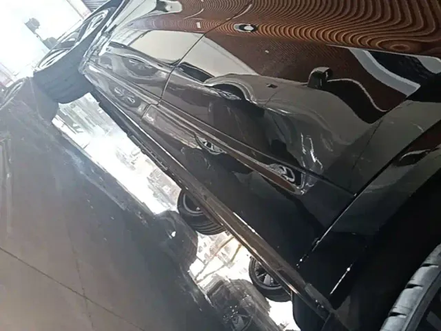 Li Auto L8 — Фото автомобиля 21