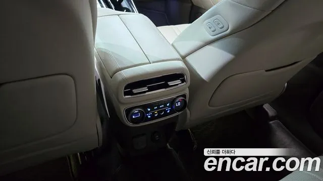 Genesis GV80 — Фото автомобиля 16