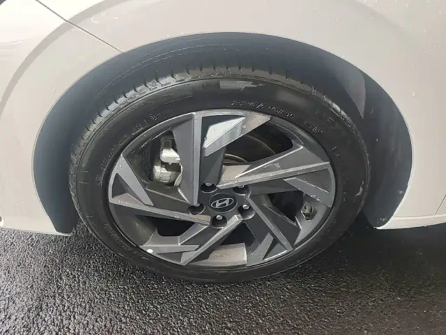 Hyundai Elantra — Фото автомобиля 22