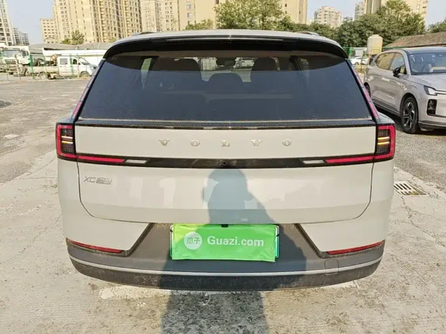 Volvo XC70 Plug-in Hybrid — Фото автомобиля 5