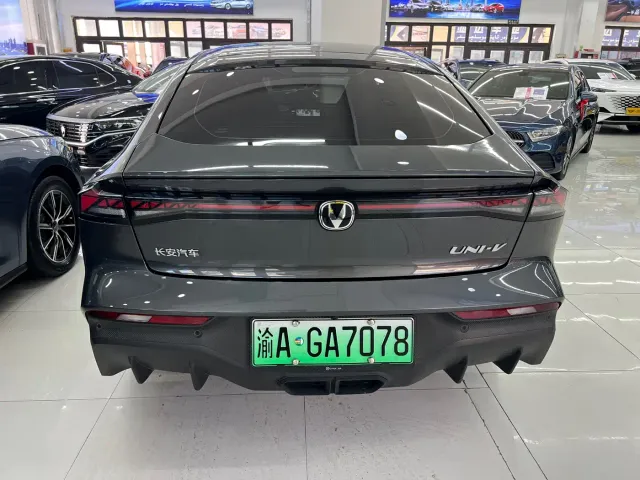 Changan UNI-V — Фото автомобиля 9