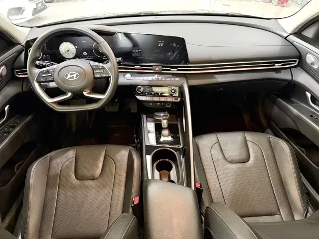 Hyundai Elantra — Фото автомобиля 6