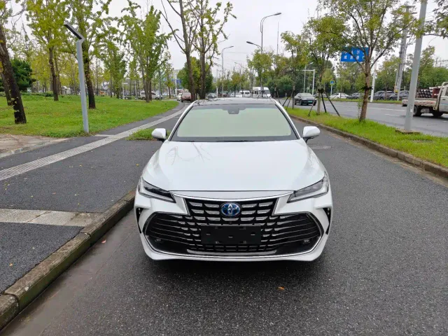 Toyota Avalon — Фото автомобиля 2